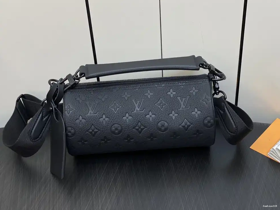 LOUIS Soft VUITTON PM Polochon 0330